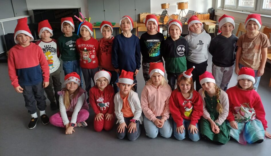 Die Kinder der 1a Klasse bereiten sich auf Weihnachten vor!